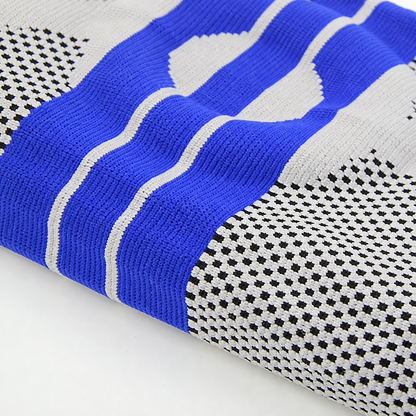 Close-up of the AlignaFit knee sleeve 3D knit fabric and blue support band